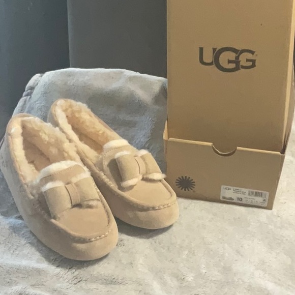 UGGS SLIPPER/SHOES - Picture 1 of 6